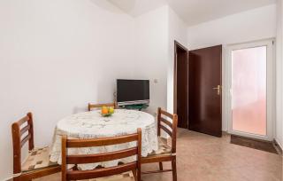 2 Bedroom Lovely Apartment In Pag - 1