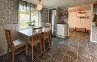 Nice Home In Östra Frölunda With Wifi - 4