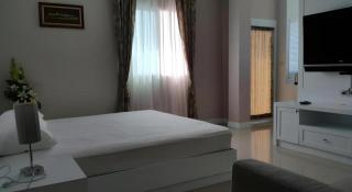 Crystal Place Sida - 4