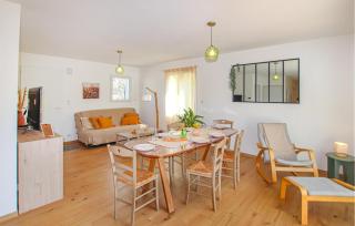 Beautiful Home In St Etienne De Fontbell - 8