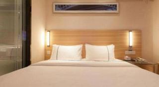 City Comfort Inn Wuhan Guanggu Textile University - 1