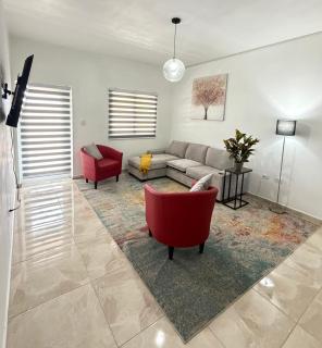 Leonard Suites 721 - 0