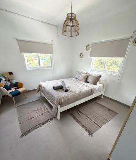 Leonard Suites 721 - 8