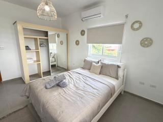 Leonard Suites 721 - 6