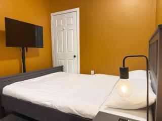 Downtown Private Room without Window - 6