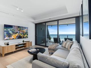 Beachfront Elegance | 1BR Jewel North | Pool&Ocean - 5