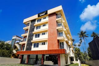 Super Townhouse Oak Cochin International Airport - 4
