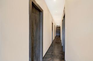 Super Townhouse LBS Road BKC Formerly Royal Palace - 1