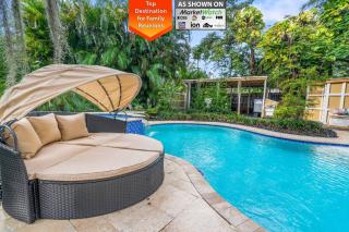 2 Homes • Hot Tubs x2 • Heated Pool • Fire Pit - 9