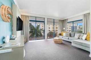 Spacious Darwin Esplanade Retreat with Pool & Spa - 0