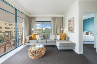 Spacious Darwin Esplanade Retreat with Pool & Spa - 9