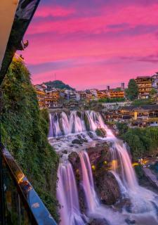 12C River View Homestay Overlooks the Panoramic Light Show of Furong Town - 0
