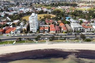 Beachfront Art Deco Apartment - Marine Parade, St Kilda - Melbourne - 0