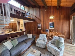 Spiral Staircase home - 9