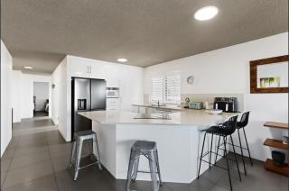 Alex Heads Coastal Stay Walk to Beach Pool & Views - 9