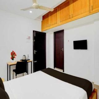 Hotel O Nettoor Junction Kochi Formerly Radhika Residency - 0