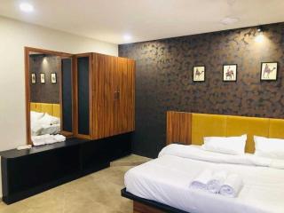 Townhouse Garudeshwar Dutt Temple Formerly The Grand Unity - 8