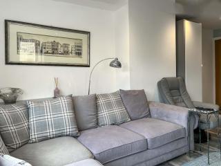 Peebles Apartment - 8