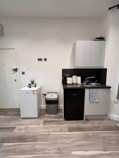 Lovely 1BR Tiny Home in Hither Green Area - 6