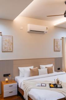 ELIVAAS Valiyaveetil Mansion 5-BHK Mansion With Private Pool, Home Theatre, Garden & Lift Near New Marine Drive - 7