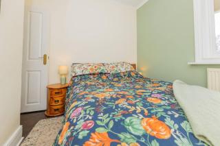 Bright & spacious 4-bedroom bungalow with garden - 6