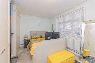 Bright & spacious 4-bedroom bungalow with garden - 3