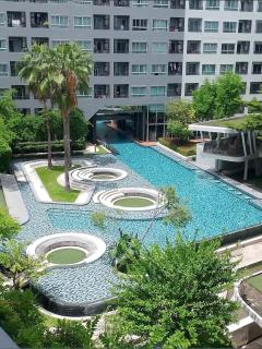 Spacious Studio Near BTS Kitchen & Washer - 7