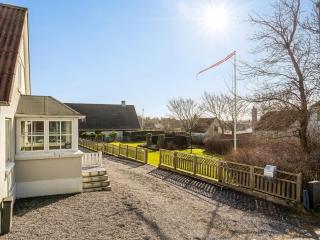 Cozy Holiday Home Near The Water With Space For 5 People - 9