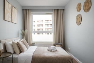 Wola Obozowa Spacious Apartment by BookingHost - 8