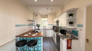 Belavista spacious Douglas apartment with stunning sea views - 7