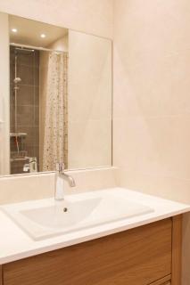 Renovated studio with quiet balcony - 2