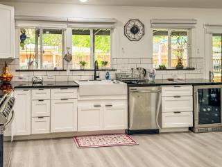 The Houston Oasis - Urban Luxury - 9