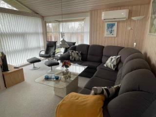 Holiday Home With Indoor Spa Near The Sea - 8