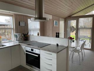 Holiday Home With Indoor Spa Near The Sea - 5