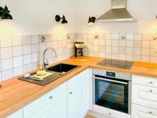 Historic Jewel In Picturesque Village Idyll - 3