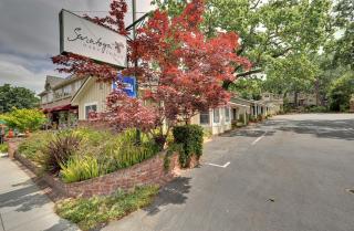Saratoga Oaks Lodge - 8