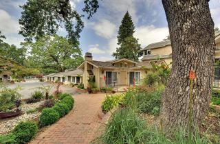 Saratoga Oaks Lodge - 2