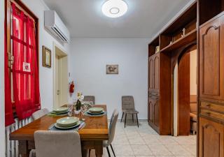Hostly G&G Home - 1