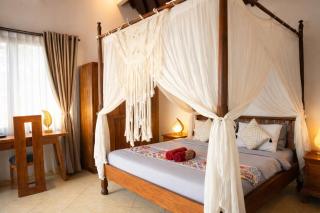 Beatrix Villa Seminyak with Private Pool & Garden - 4