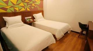 Vatica Shanghai International Tourism Resort Luoshan Road Subway Station Hotel - 5