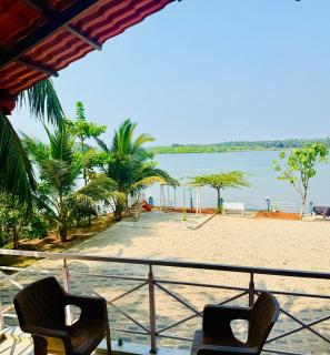 Stay by the Backwater - 5