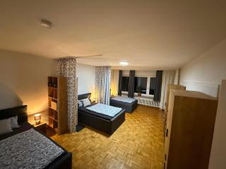 Großes 3-Zimmer-Apartment mit 6 Betten & Balkon - 2