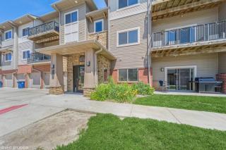 2 bedroom near Jordan Creek mall, Top Golf, DMU - 7