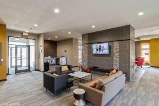 2 bedroom near Jordan Creek mall, Top Golf, DMU - 3