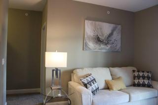 2 bedroom near Jordan Creek mall, Top Golf, DMU - 1