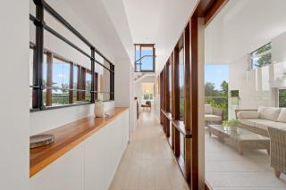 Exclusive Stylish Townhome - New Farm - 6