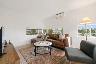 Exclusive Stylish Townhome - New Farm - 5