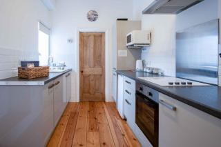 Sea Glass - 2 Bedroom Apartment - Manorbier - 8