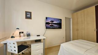 Retro 2BR Apartment Iva Tour As with Balcony and AC near Medical Faculty 1,5km to Ljubljana Center - 8