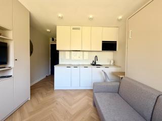 Cozy Stay Batorego Apartment - 4